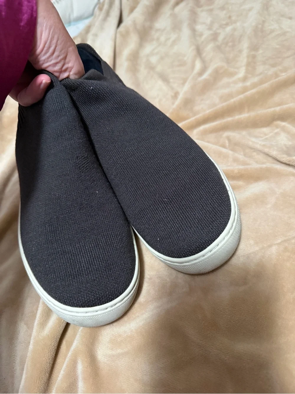 Rothy’s Chelsea Browm Slip-On Knit Sneaker Women’s 9